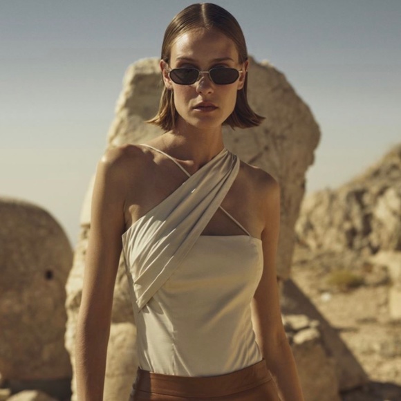 Zeynep Arcay Asymmetric X Cream Colored Bodysuit Sz 6 - Picture 4 of 16